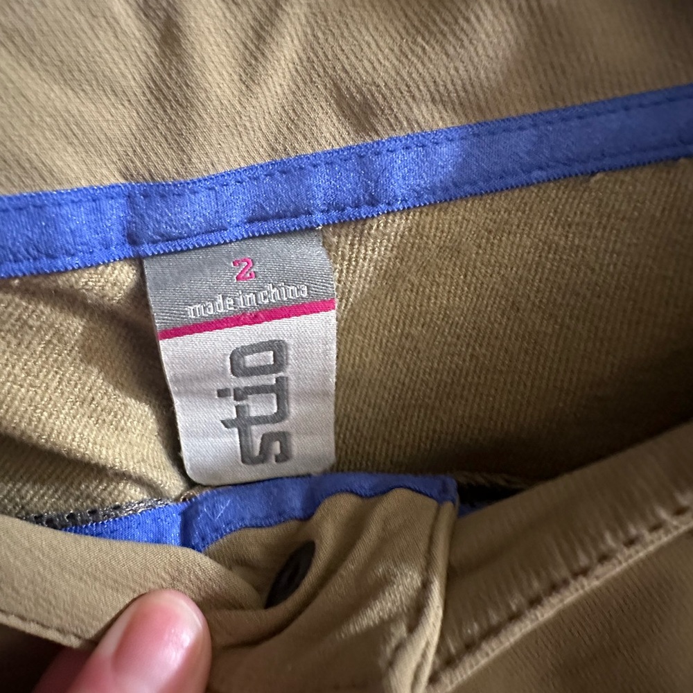 Stio Women's Khaki Green Outdoor Stretch Pants - Picture 7 of 17